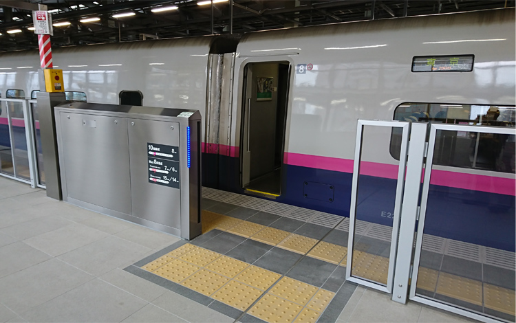 Waist-high platform barrier introduced at Joetsu Shinkansen Niigata Station