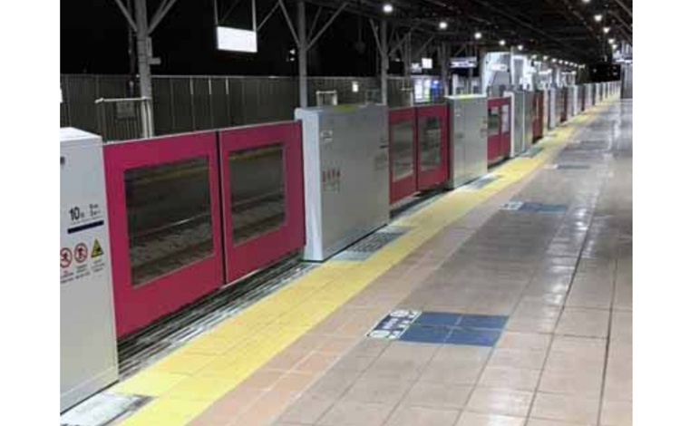 京王飛田給駅ホームドア